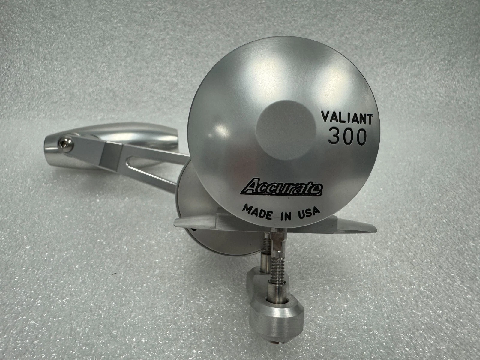 Accurate Valiant 300 2-Speed SLOW PITCH JIGGING